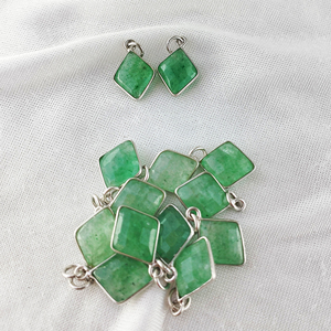 Pendiente colgante de Aventurina de plata de ley 925, joyería de piedras preciosas con forma de rombo de corte facetado verde con chapado en rodio - Product Image 5