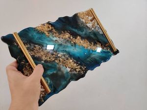 FABRICATION d'un plateau de service en résine époxy fait à la main. Essentiels de cuisine uniques pour la maison, le restaurant, l'hôtel et la décoration. - Product Image 6