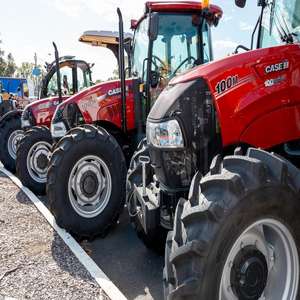 Buen estado Tractores agrícolas de servicio pesado Precio bajo Comprar Case IH Maquinaria agrícola Tractor Venta al por mayor Mejor precio para la venta - Product Image 1