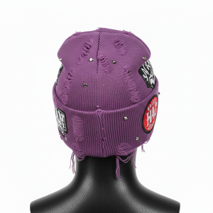 Bonnet en tricot acrylique doux de haute qualité 280GSM, couleur violette, aspect vieilli, avec patchs brodés personnalisés, bonnet jacquard tendance - Product Image 5