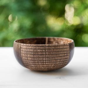 Premier fournisseur vietnamien de vaisselle biodégradable bols en coquille de noix de coco naturelle vente en gros ensemble de vaisselle jetable - Product Image 4