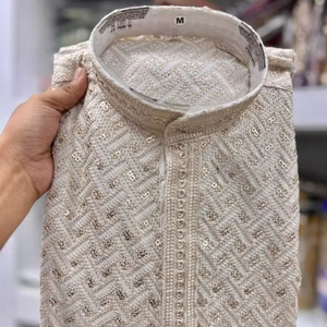 La rayonne de qualité supérieure avec broderie et paillettes fonctionne des deux côtés - Product Image 1