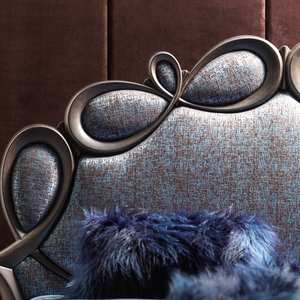 Meubles de chambre à coucher classiques européens Kyra en bois d'acajou fait main avec finition antique, rangement, couleur personnalisée, inspiration antique - Product Image 5