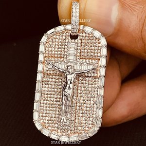Pendentif Croix Jésus Personnalisé Iced Out en Argent Sterling 925 avec Diamants Moissanite VVS, Luxe Hip Hop, Unisexe - Product Image 1