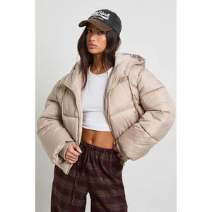 Chaqueta Acolchada de Punto Personalizada para Mujer, Precios de Fábrica OEM, Chaqueta Informal Transpirable Hecha en Pakistán - Product Image 1