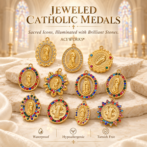 Amuletos Católicos Adornados con Joyas |   Medallas Religiosas Cristianas de la Virgen María en Acero Inoxidable con Baño de Oro PVD de 18K y Circonitas, Resistentes al Agua y al Deslustre - Product Image 1