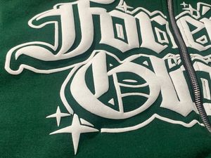 Conjunto Deportivo Personalizado Premium, Sudadera con Cierre, Capucha Ajustable, Bolsillo Tipo Canguro, Puños Acanalados, Pantalones con Cintura Elástica y Logotipo Personalizado - Product Image 3