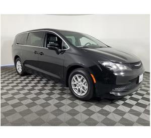 Chrysler Voyager LX FWD 2025 Usado en Excelentes Condiciones - Product Image 1