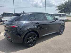 SUV hybride d'occasion 2024 Hornet R/T AWD avec sièges en cuir, intérieur foncé, pneus R18 et ACC - Product Image 2