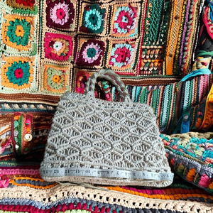 กระเป๋าถือทรงอานม้าถักโครเชต์สไตล์วินเทจสำหรับผู้หญิง สีธรรมชาติ สไตล์เรโทร กระเป๋าสะพายชายหาด ผลิตในอินเดีย - Product Image 3