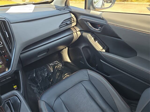 Subaru Crosstrek Limited AWD 2024 USADO, Volante a la Izquierda, Interior Oscuro, Asientos de Cuero, Neumáticos R19, SUV Automático, Techo de Aleación de Aluminio - Product Image 4