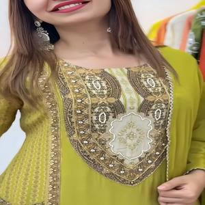 Conjunto de Kurti, Pantalón y Dupatta VASTRA COTTAGE para Mujer, Estilo Francés Pesado, Estampado Digital, Trabajo a Mano, Manga Larga, Traje Étnico Cosido - Product Image 3