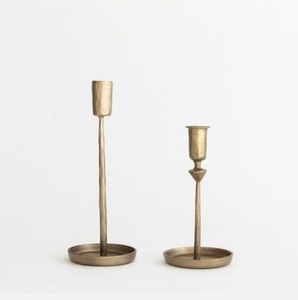 Lot de 3 bougeoirs en aluminium plaqué or fabriqués à la main pour la maison et le mariage. - Product Image 4