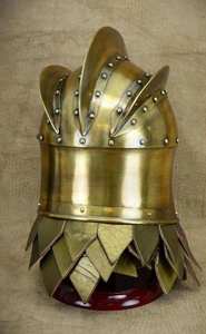 Casque en laiton pur historique Grriffon médiéval armure pièce d'exposition casque de décoration de maison et de bureau en laiton - Product Image 5