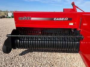 Livraison gratuite Case-IH SB541 Mini presse à balles carrées pour foin, matériel agricole pour la compression de l'herbe avec composants essentiels - Product Image 4