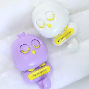 Adorables Ganchos Adhesivos para Pájaros, Ahorro de Espacio, Soportes para Toallas Montados en la Pared, Ganchos Antideslizantes Convenientes para la Decoración del Hogar - Product Image 2