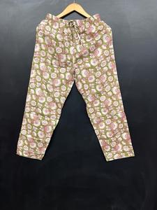 Conjunto de Pijama Casual de Algodón con Estampado Floral y Cuello en V para Mujer, Primavera, Verano, Otoño, Cintura Elástica Delantera, Dos Piezas, Secado Rápido, ODM de Alta Calidad - Product Image 4