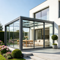 Véranda extérieure moderne personnalisée en aluminium étanche avec double vitrage trempé, isolation phonique et installation facile pour jardin