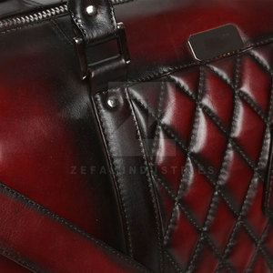 Prix bon marché d'usine sacs de voyage en cuir écologique avec fermeture à glissière couleurs personnalisées et haute qualité - Product Image 6