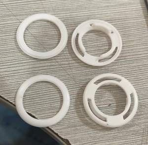 Oeillets en plastique - Product Image 1