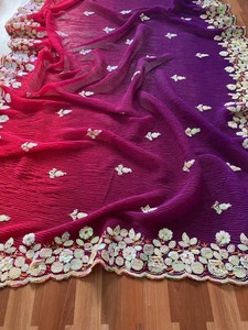 ลําดับการสวมใส่ปาร์ตี้ด้วยการบด Georgette แบบนุ่มนวลและการเย็บปักถักร้อยแฟนซี C-pallu ลําดับและด้าย Zari งานส่าหรี - Product Image 4