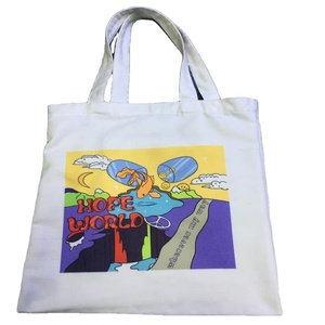 Sac de courses élégant et écologique réutilisable en toile de coton imprimée au sérigraphie motif camouflage, taille moyenne, avec poignées en corde - Product Image 3