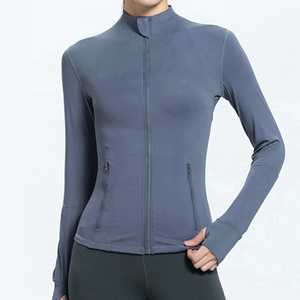 Veste de yoga pour l'entraînement et le fitness pour femmes Tissu extensible avec trous pour les pouces Conçu pour la course à pied et les sports de plein air - Product Image 3
