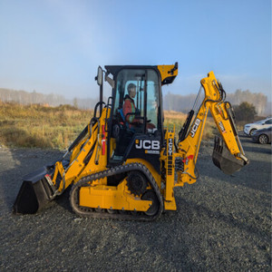 จัดส่งฟรี รถตักล้อยาง JCB 4CX มือสอง ได้รับการรับรองมาตรฐาน EPA และ CE พร้อมกระบอกไฮดรอลิก Eaton มอเตอร์ ปั๊ม เกียร์บ็อกซ์ และ PLC สำหรับขาย - Product Image 2