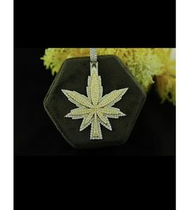 Colgante de Diamantes de Moda para Hombre, Hecho con Detalles de Precisión y un Fuerte Carácter Sofisticado, de la India - Product Image 2