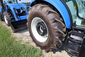 รถแทรคเตอร์ขับเคลื่อน100ล้อไฟฟ้า4WD ใหม่พร้อมแบริ่งปั๊มกระปุกเกียร์เครื่องยนต์100hp-สำหรับการเกษตร - Product Image 5