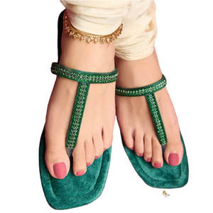 Calzado Ligero Personalizado para Mujer, Estilo Kolhapuri, Antideslizante, Suela de Cuero Natural de Alta Calidad, Parte Superior de Terciopelo - Product Image 1