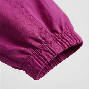 Chaqueta cortavientos con capucha para mujer, de invierno, con dos paneles, para correr, con cordón ajustable, con franjas laterales, personalizable, reversible, atlética - Product Image 6