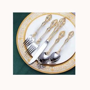 Juego de Cubiertos de Cucharón con Mango de Diseñador, Juego de Cubiertos Pulidos con Espejo Plateado de Acero Inoxidable con Relieves Dorados Únicos - Product Image 1