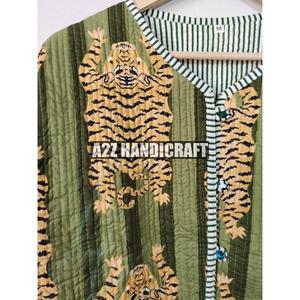 Veste Kimono réversible en coton matelassé pour femmes de créateur Broderie ouverte sur le devant Bouton de manteau de demoiselle d'honneur court pour l'hiver - Product Image 5