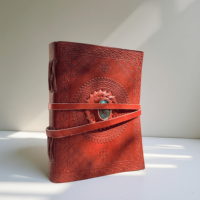Journal en cuir artisanal vintage à couverture rigide, reliure à feuilles mobiles, gravure mandala, fermeture en pierre de labradorite - pour écrivains et artistes