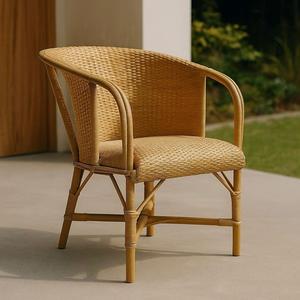 Chaises polyvalentes, élégantes et solides en rotin pour le mobilier d'extérieur, le salon et l'hôtel, à usage quotidien et à des fins décoratives - Product Image 1