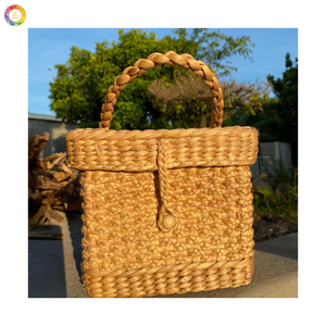 Sac fourre-tout de plage en jacinthe d'eau tissé à la main écologique-Sac à main en paille économique pour femmes tenues d'été - Product Image 1