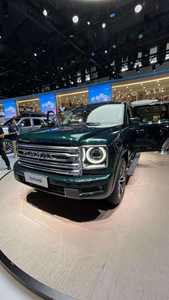 SUV d'occasion 5 places, traction avant, diesel/essence/hybride, autonomie 601-700 km, puissance 200-250 kW, noir/gris, batterie 50-70 kWh, prêt à l'emploi - Product Image 3