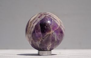 ลูกบอลคริสตัลอเมทิสต์แกะสลักด้วยมือหินธรรมชาติพลอยขัดเงาทรงกลมสำหรับตกแต่งบ้านและของขวัญ - Product Image 6