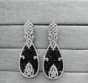 Pendientes elegantes de diseñador para mujer, latón con piedra de circón, ropa de fiesta perfecta, accesorios de moda para regalos de compromiso de boda - Product Image 2