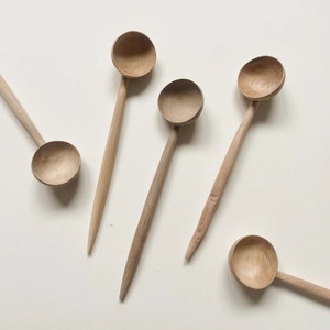 Cuchara de Madera Artesanal con Mango Largo para Especias, Sal, Café en Polvo, Accesorio de Cocina Natural y Duradero - Product Image 1