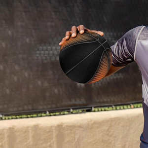 Balón de Baloncesto con Cubierta de PU de Alta Calidad al por Mayor, Logotipo Personalizado, Tamaño 4, Diseño Suave al Tacto para Ropa Deportiva, Hecho en Pakistán - Product Image 6