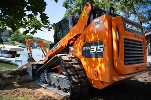 El mejor cargador de oruga compacto Develon, 500kg, 700kg, 850kg, 900kg, cargadora de oruga bastante usada al mejor precio - Product Image 2