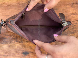 Nouveau Style réel fait à la main imprimé Animal métallisé fourrure cuir bracelet pochette vente chaude femmes conçu en relief impression pochette à fermeture éclair - Product Image 6