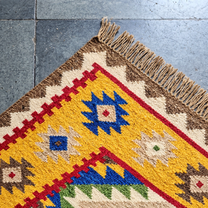 Alfombra Kilim Dhurrie Tejida a Mano, Alfombra Tradicional de Tejido Plano con Diseño Geométrico - Product Image 3