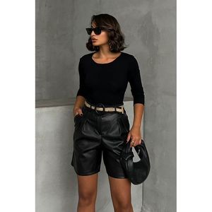 Pantalones Cortos de Piel Sintética con Cinturón para Mujer TOPSHOW - Estilo Casual de Cintura Alta en Color Negro para Moda Moderna, Venta al Por Mayor - Product Image 1