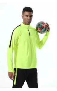 Survêtements de football d'hiver 100% coton respirant personnalisables en provenance du Pakistan avec logo et pantalon personnalisés - Product Image 3