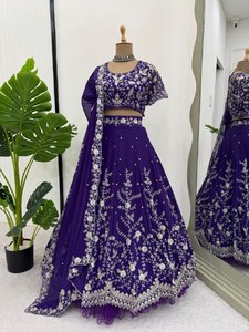 Grand Affair Brodé Mariage Lehenga Vêtements Indiens et Pakistanais - Product Image 2