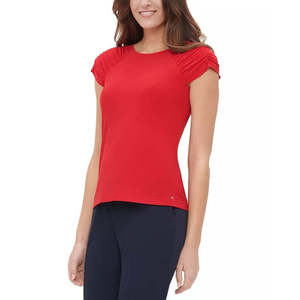 Haut pour femme Tommy Hilfiger, taille extra petite, rouge moyen, avec manches froncées respirantes - Product Image 1
