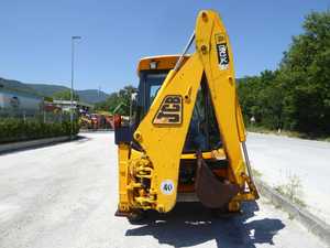 Chargeuse-pelleteuse compacte JCB 2CX 4x4, moteur diesel Perkins, haute efficacité, jaune - Product Image 6